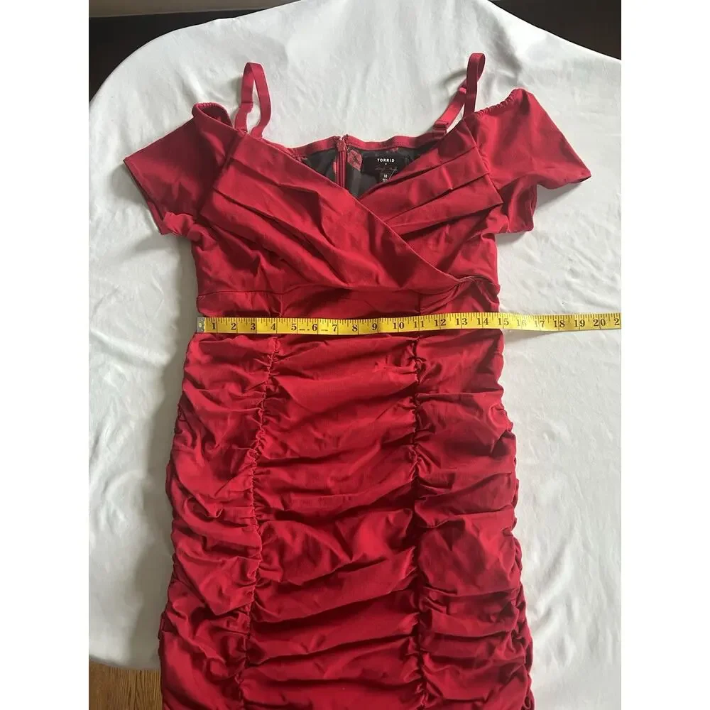 Torrid Marilyn Monroe Midi Ruched Off Shoulder Dress Womens Size 10 Red NWT - Picture 9 of 10